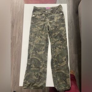 Edikted low-rise Camo Pants